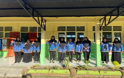 Meriah dan Bermakna! Begini Serunya Upacara Hardiknas 2025 di SDN Kepandean 03